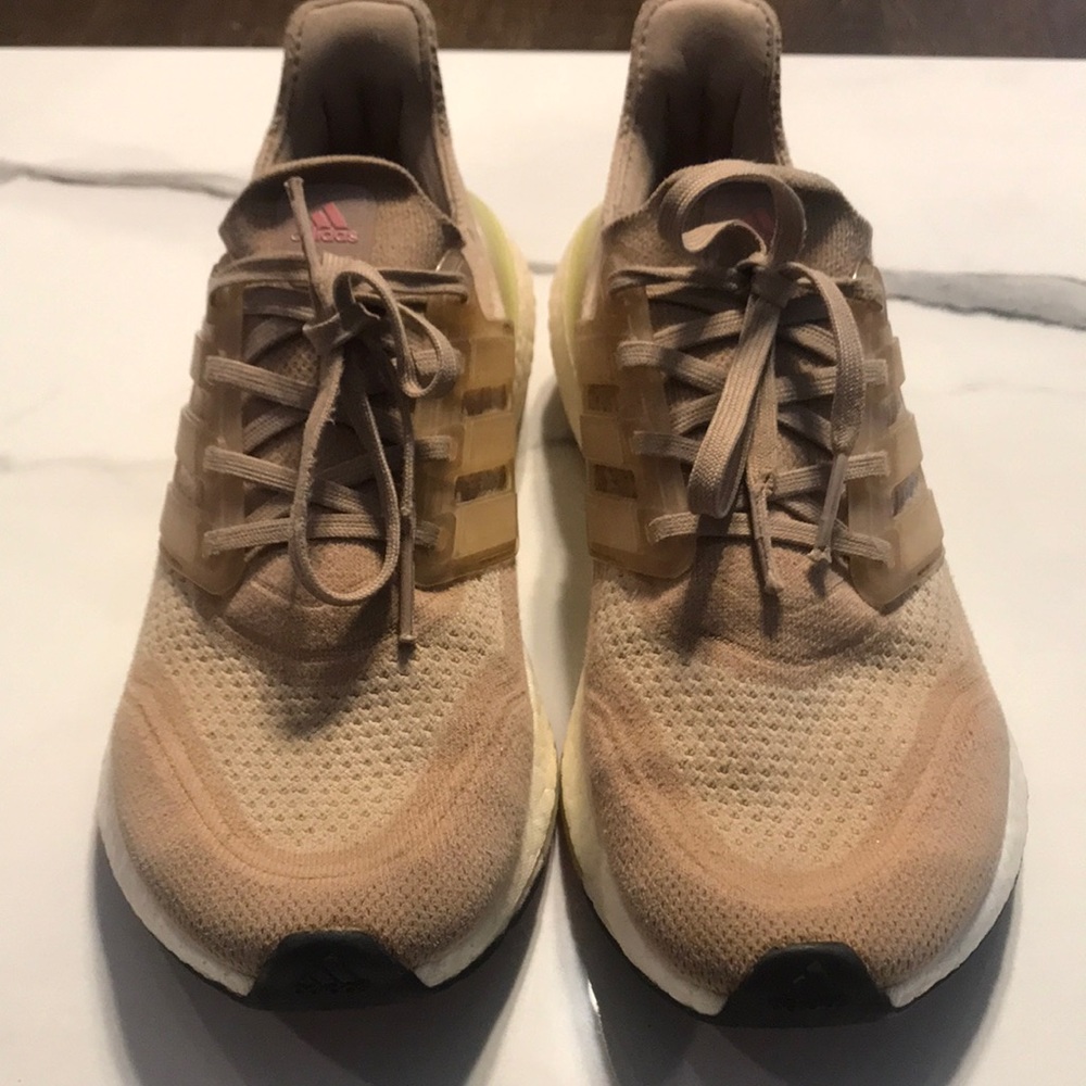Womens Adidas Ultraboost 21 Light Running Shoes